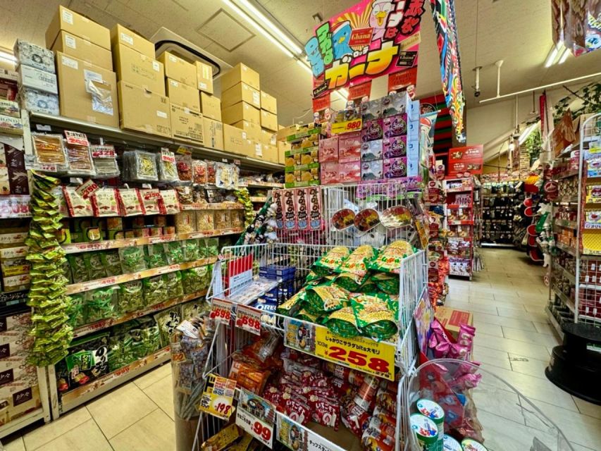 Tokyo Nakameguro Small Group Shopping Tour - Language and Group Size