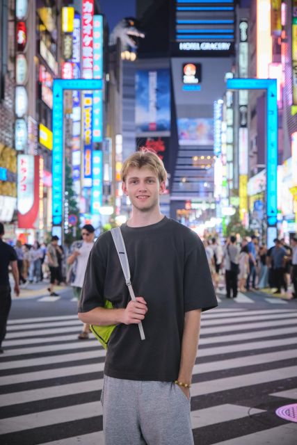 Tokyo: Shibuya & Shinjuku Photo & Vlog Shooting Tour - What to Bring