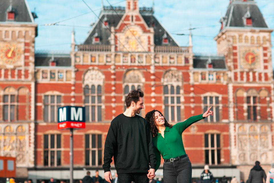 Amsterdam: Professional Photoshoot at Centraal Station - Common questions