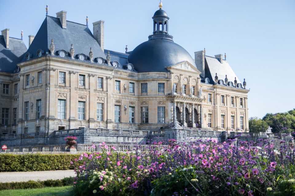 From Paris: Chateau De Fontainebleau & Vaux-Le-Vicomte Tour - Common questions