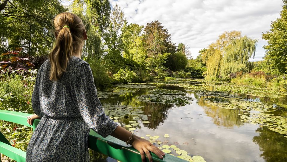 From Paris: Giverny Day Trip With Audio Guide or Live Guide - Common questions