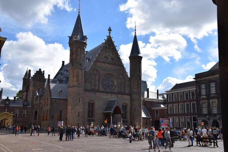 Amsterdam: Private Transfer From Amsterdam to the Hague - Key Points