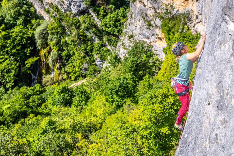 Climbing: Montmirail Lace - Key Points