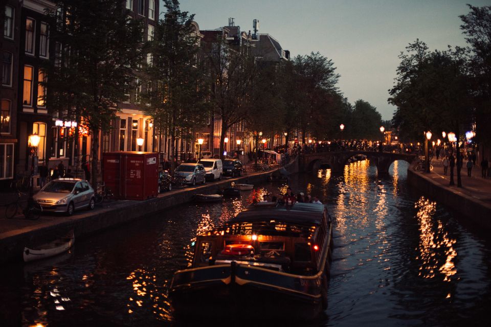 Coffeeshops and Red Light District Private Tour - Key Points