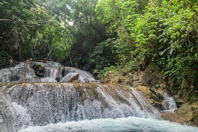 Copalitilla" Waterfalls From Huatulco - Key Points