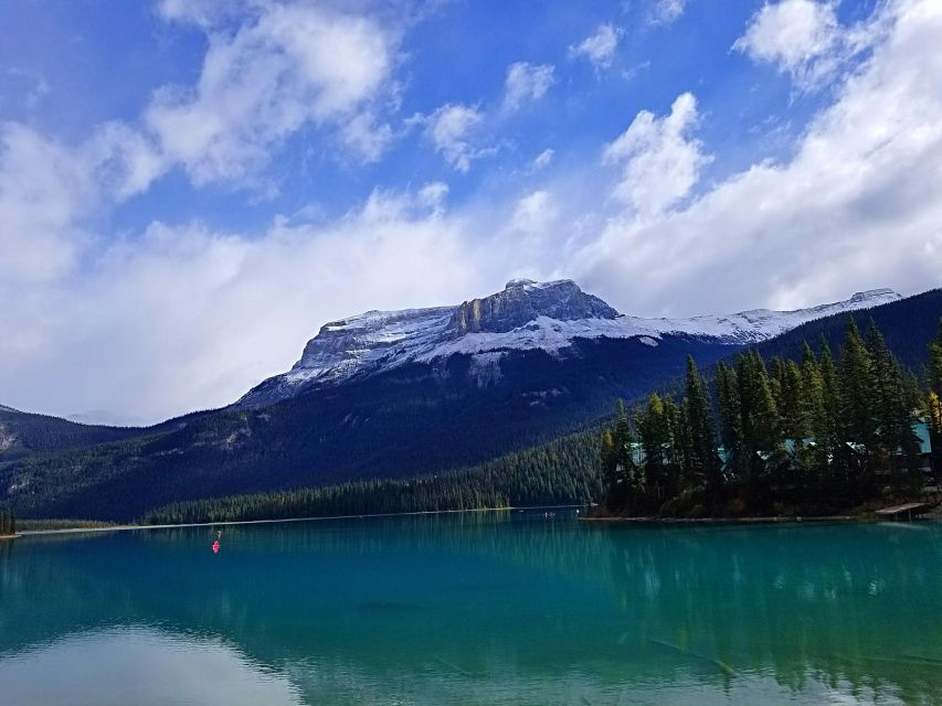 Day Tour: Lake Louise, Moraine Lake and Emerald Lake - Key Points