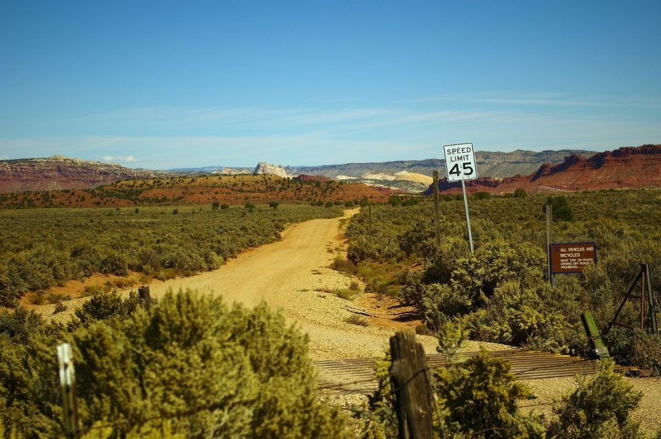 From Kanab: Grand Staircase-Escalante Drive & Hike Tour - Tour Details