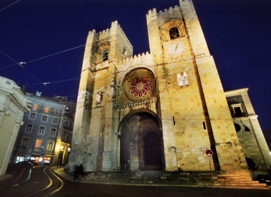 Lisbon by Night Private Tour - Key Points