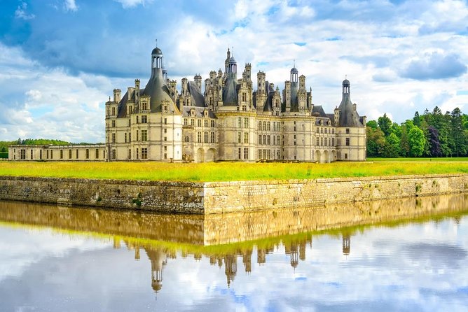 Loire Castles Tour : Blois, Chambord Guided Tour From Paris by Minivan - Key Points