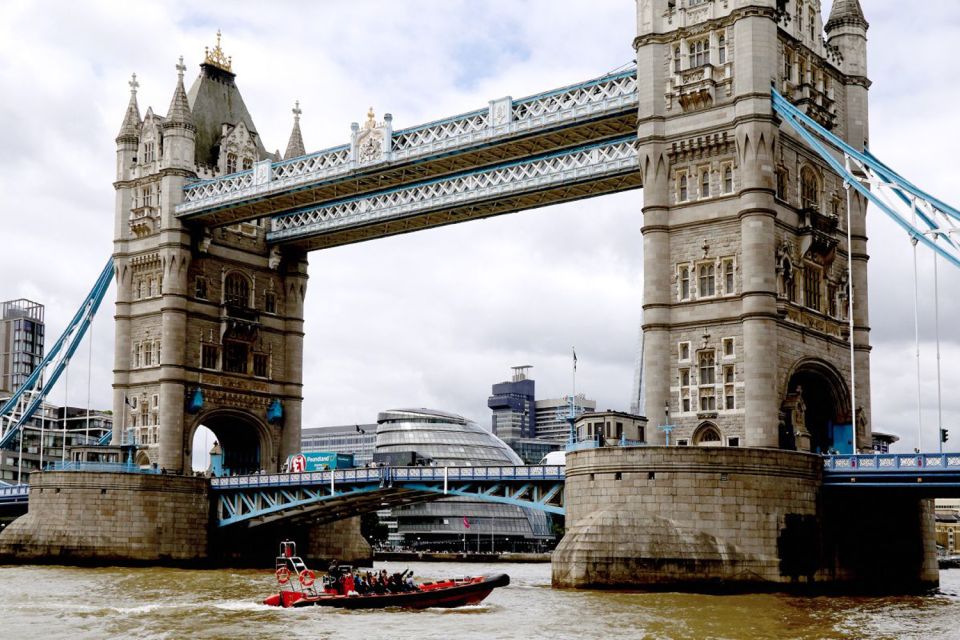London: Private Speedboat Hire Through the Heart of the City - Key Points