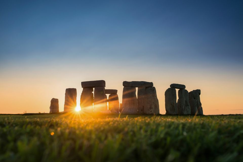 London: Windsor, Oxford, and Stonehenge Tour - Key Points