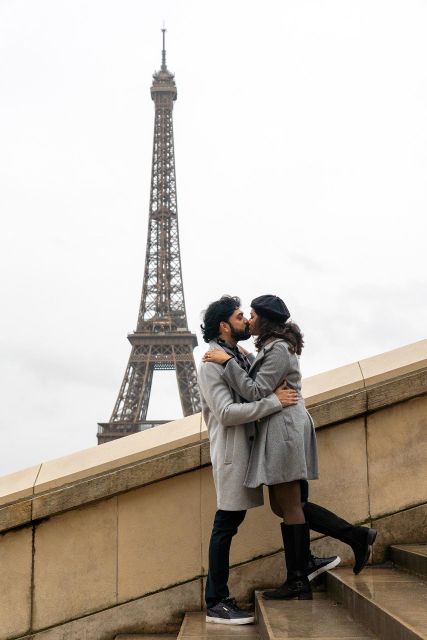 Paris: Private Eiffel Tower Couples Photo Shoot - Key Points