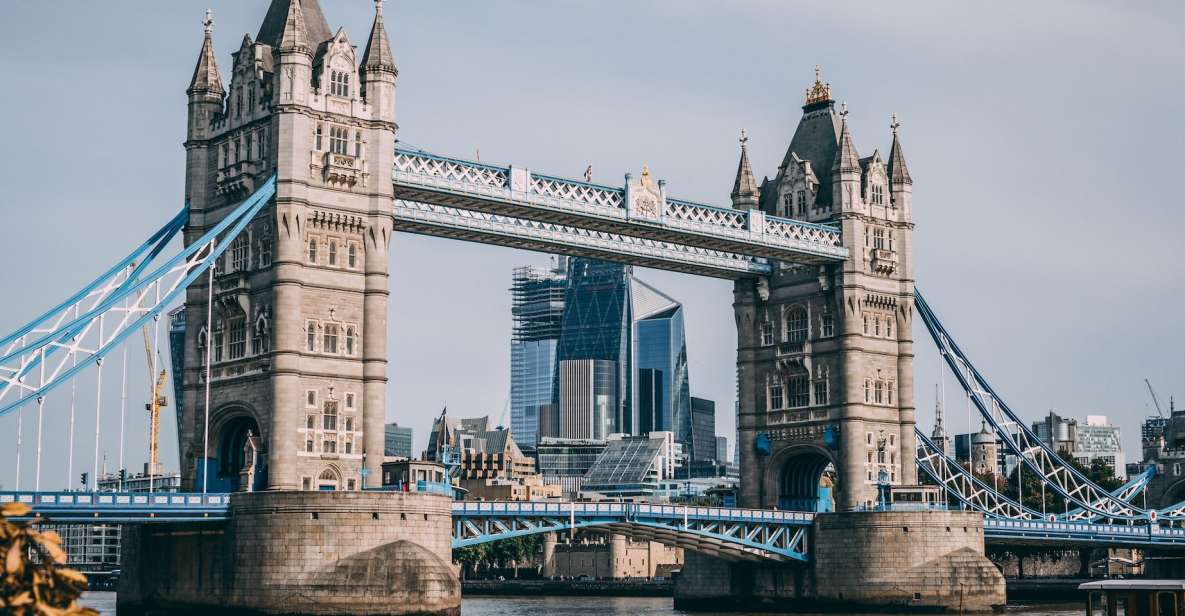 Photo Tour: London Famous City Landmarks - Key Points