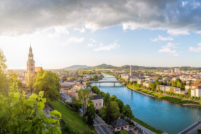 Private Transfer From Salzburg to Vienna 2h to Explore Local Highlights - Key Points