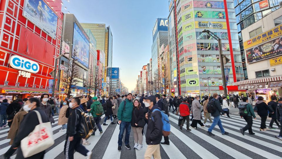 Real Tokyo in One Day With a Local - Key Points
