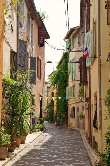 Visit Saint Paul De Vence, Antibes & Cannes: 7h Tour - Key Points