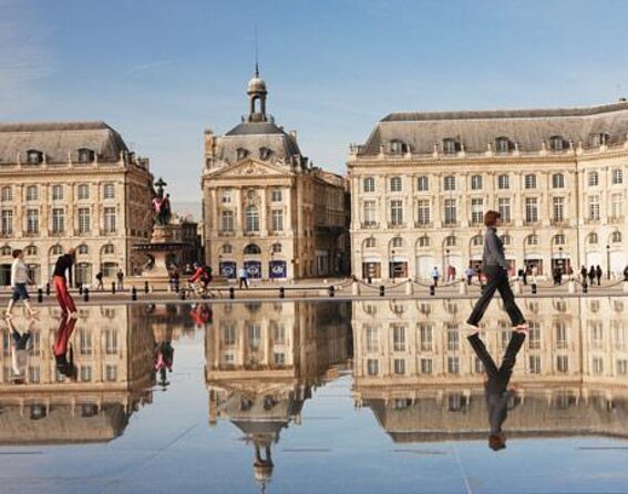 Walk in the City of Bordeaux - Key Points