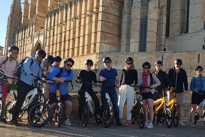 2 Hours Sightseeing E-Bike Tour in Palma De Mallorca - Tour Overview