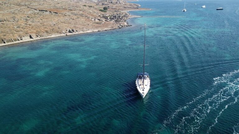 6 Hours Tour to Delos and Rhenia Islands With Sailing Yacht