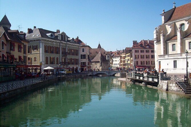 Annecy Scavenger Hunt and Best Landmarks Self-Guided Tour - Tour Overview