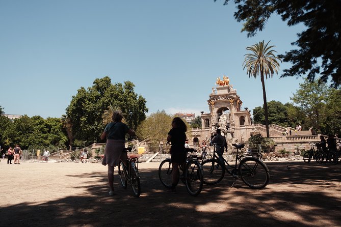 Barcelona City Bike Tour: Highlights and Hidden Gems