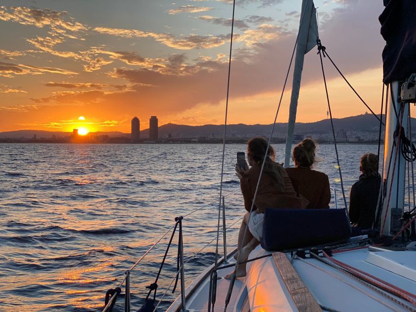 Barcelona: Sunset Skyline Cruise With Unlimited Cava - Sunset Skyline Cruise Overview