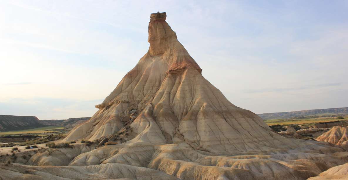 Bardenas Reales: Guided Tour in 4x4 Private Vehicle - Activity Description and Monuments