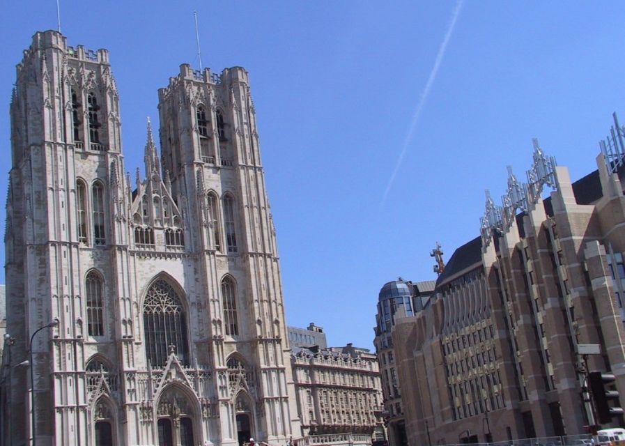 Brussels: Walking Tour From Central Station to Manneken Pis - Meeting Point at Central Station