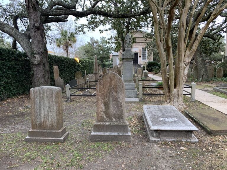 Charleston: Self-Guided Ghost Tour