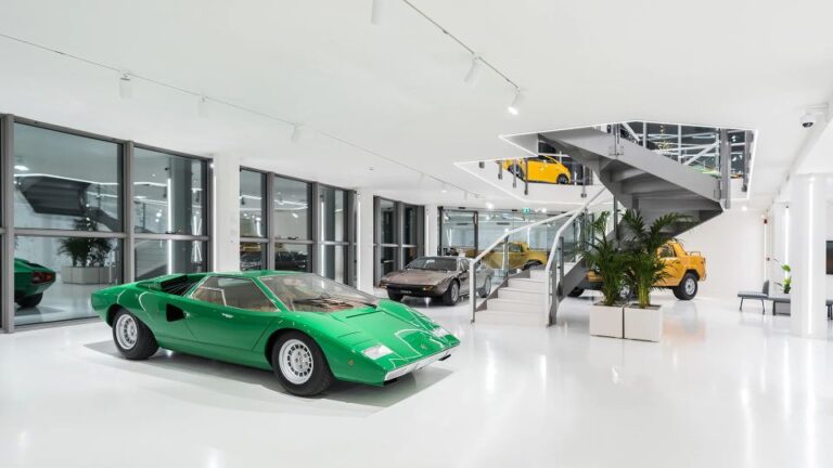 Ferrari Lamborghini Pagani Factories and Museums – Bologna