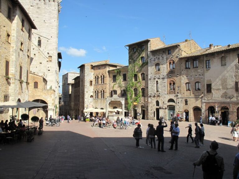 Florence: Full-Day Private Tour of Chianti and San Gimignano