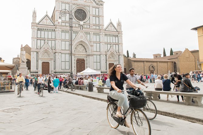 Florence Super Saver: Skip-The-Line Accademia Gallery Tour Plus City Bike Tour