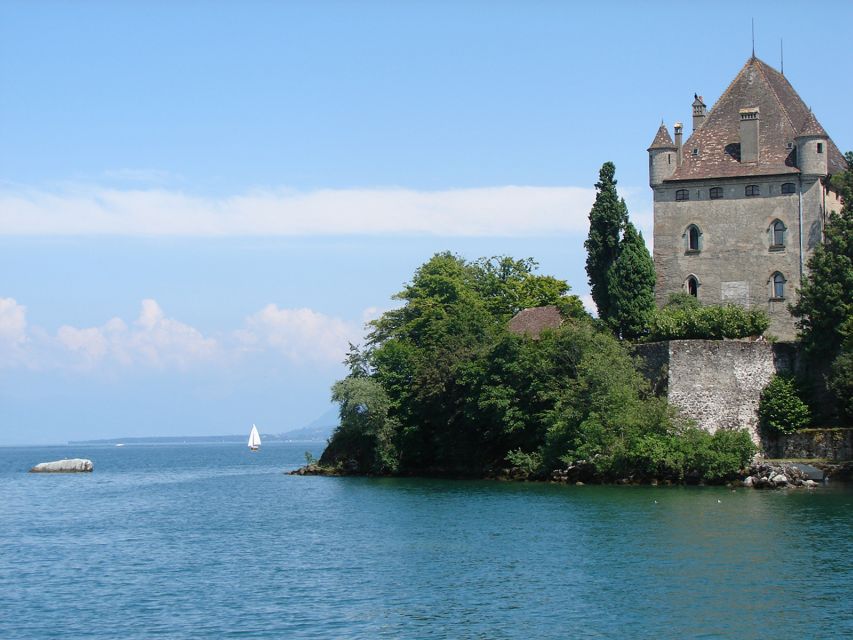 From Geneva: Day Tour to Chamonix & Yvoire Medieval Village - Experience