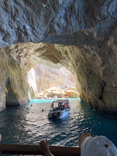 From Lefkimmi: Paxos, Antipaxos & Blue Caves Boat Tour