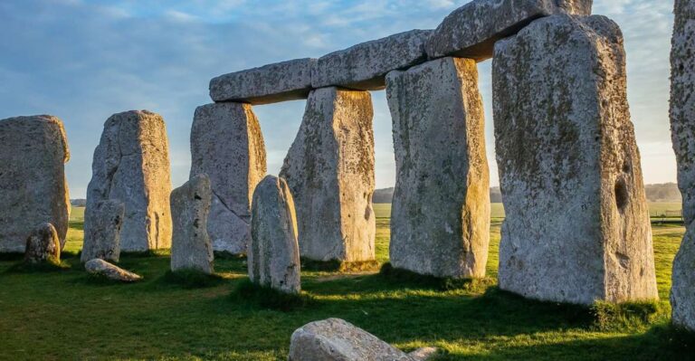 From London: Stonehenge and Bath Day Trip With Secret Site