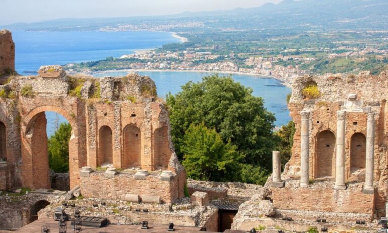 From Messina: Private Tour of Etna & Taormina With Pickup