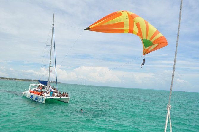 Full-Day Luxurious Catamaran Adventure – Cancún to Isla Mujeres