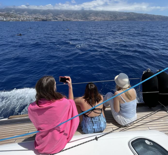 Funchal: Private Sailboat Cruise With Snacks and Snorkeling