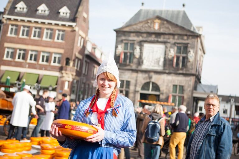 Gouda: Audiotour of Goudse Waag Cheese and Crafts Museum