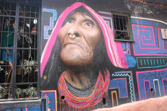 Graffiti Tour in La Candelaria Bogotá