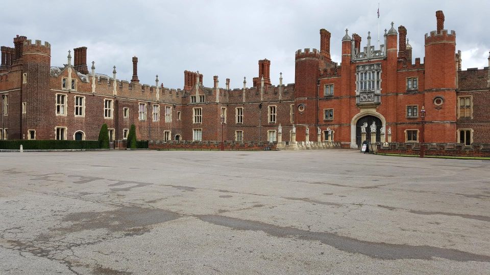 Hampton Court Palace Private Tour With Fast Track Pass - Tour Pricing and Duration