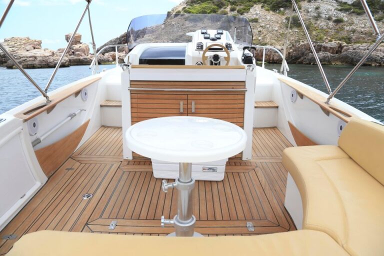 Ibiza: Rent a 9-Person Private Boat, Formentera & Highlights