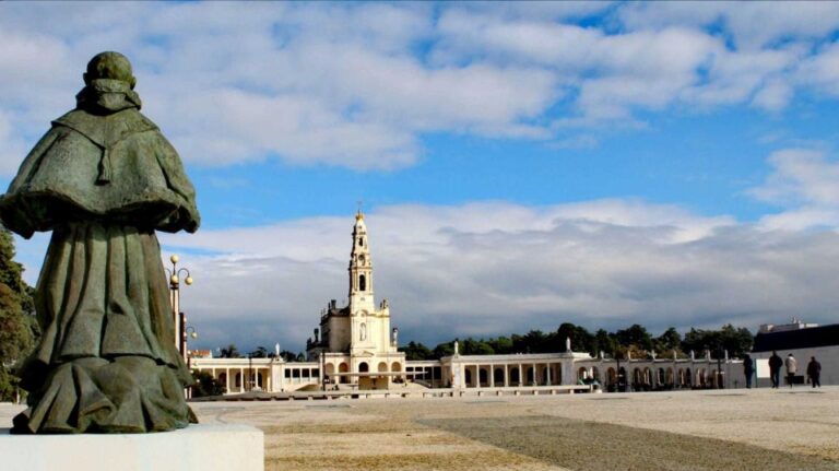 Lisbon: Full-Day Private Guided Tour to Fátima