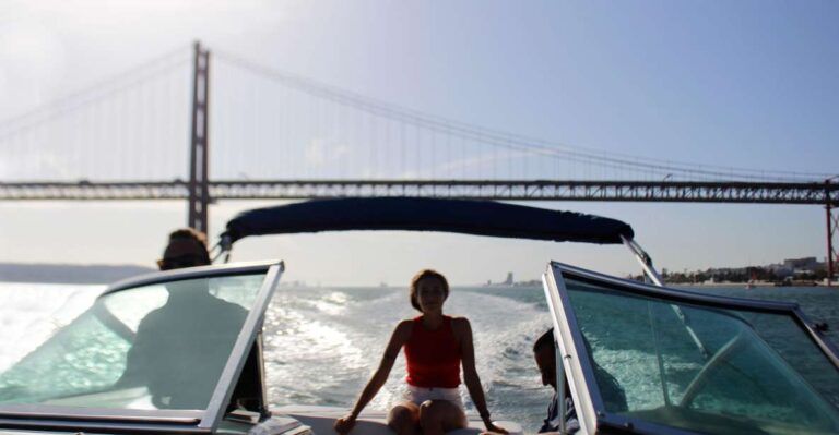 Lisbon: Private Boat Tour + Welcome Drink & Snack