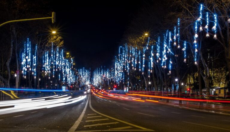 Lisbon’S Christmas Lights Tour 2H