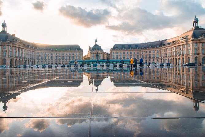 Must-Sees of Bordeaux Private Guided Walking Tour