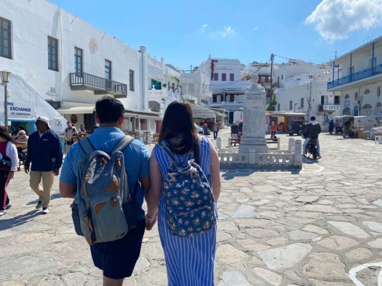 Mykonos: Old Town Self-Guided Game & Tour