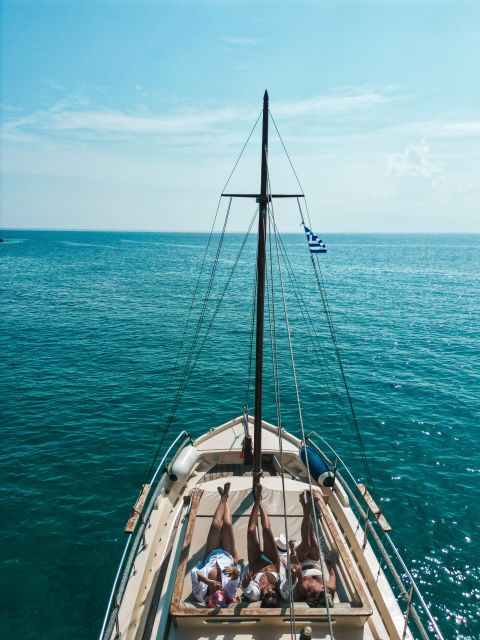 Mykonos: Private Cruise by Wooden Boat With Snorkeling