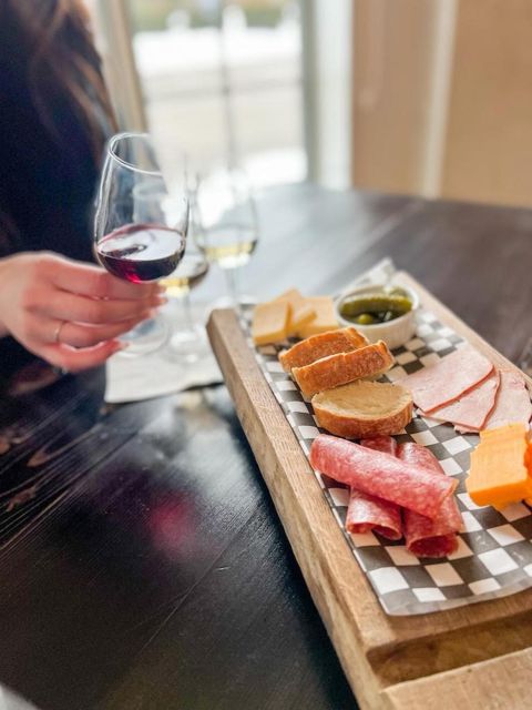 Niagara-on-the-Lake: Wine, Charcuterie Tour & Lunch Break - Tour Overview