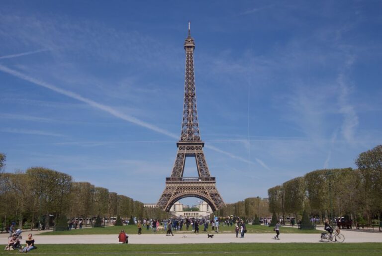 Paris: Eiffel Tower Guided Tour With Summit Access